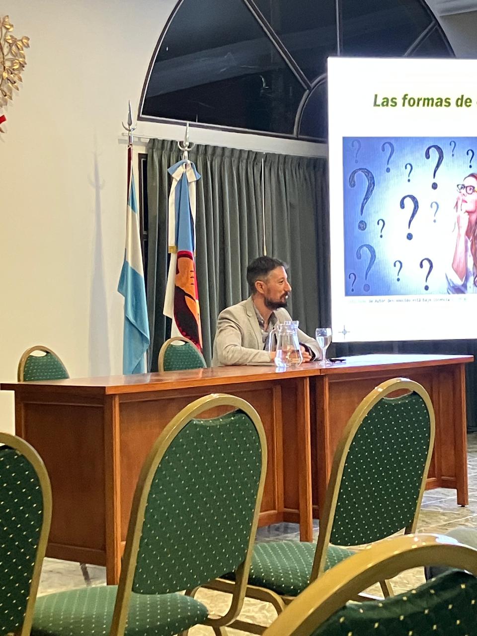 Charla Tips de Inversiones para emprendedores Feria del libro 2024 Comodoro&nbsp;Rivadavia